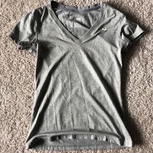 NIKE V-neck